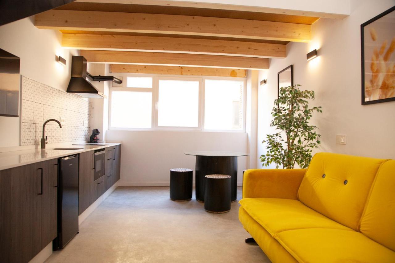 Apartamentos Bocairenthomes, En Pleno Centro De Bocairent, Con Pequena Piscina Y Parking Privado Exterior photo